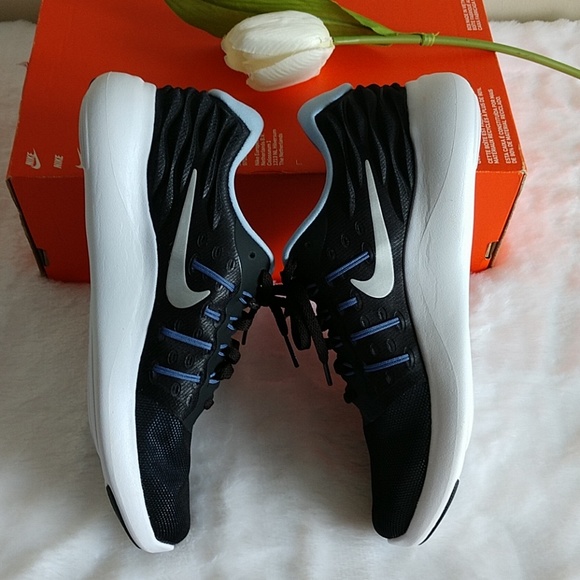 🌺Size 8.5 NIKE WOMEN'S SHOES.new - Picture 3 of 7